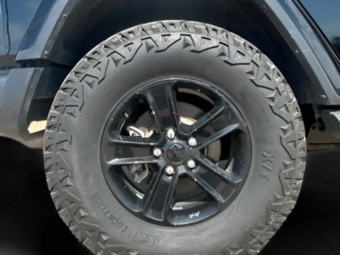 Used 2021 Jeep Wrangler Unlimited Sahara AWD/4WD image 28