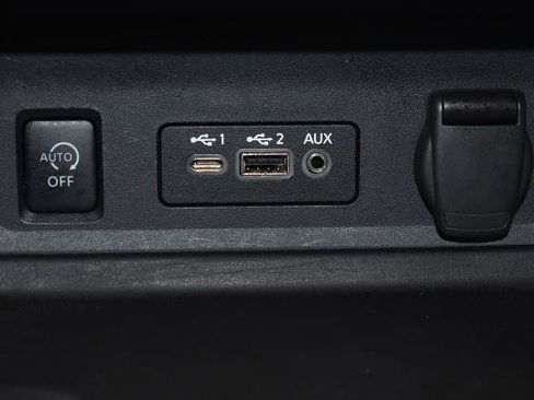 Certified 2025 Nissan Sentra SV FWD image 19