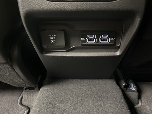 New 2025 Jeep Grand Cherokee Altitude image 24