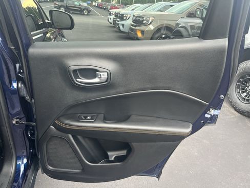 Used 2018 Jeep Compass Limited w/ Navigation Group AWD/4WD image 32
