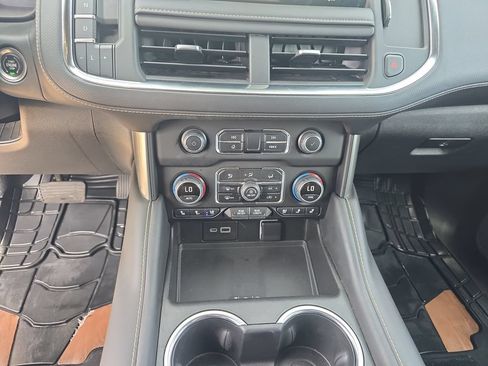 Used 2023 Chevrolet Tahoe Premier AWD/4WD image 25