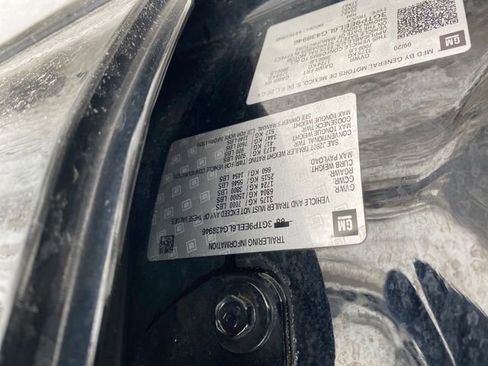 Certified 2020 GMC Sierra 1500 AT4 w/ AT4 Premium Package image 28