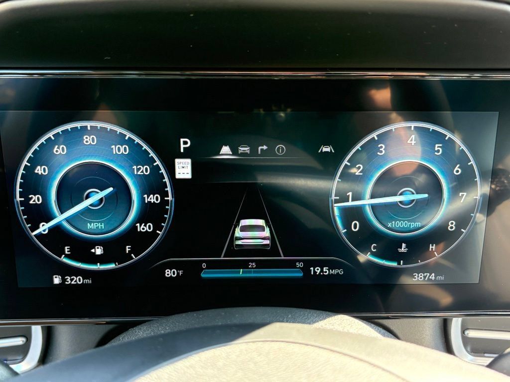Used 2025 Hyundai Elantra Limited FWD image 10