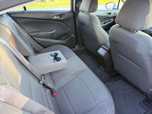 Used 2017 Chevrolet Cruze LT w/ Convenience Package FWD image 13