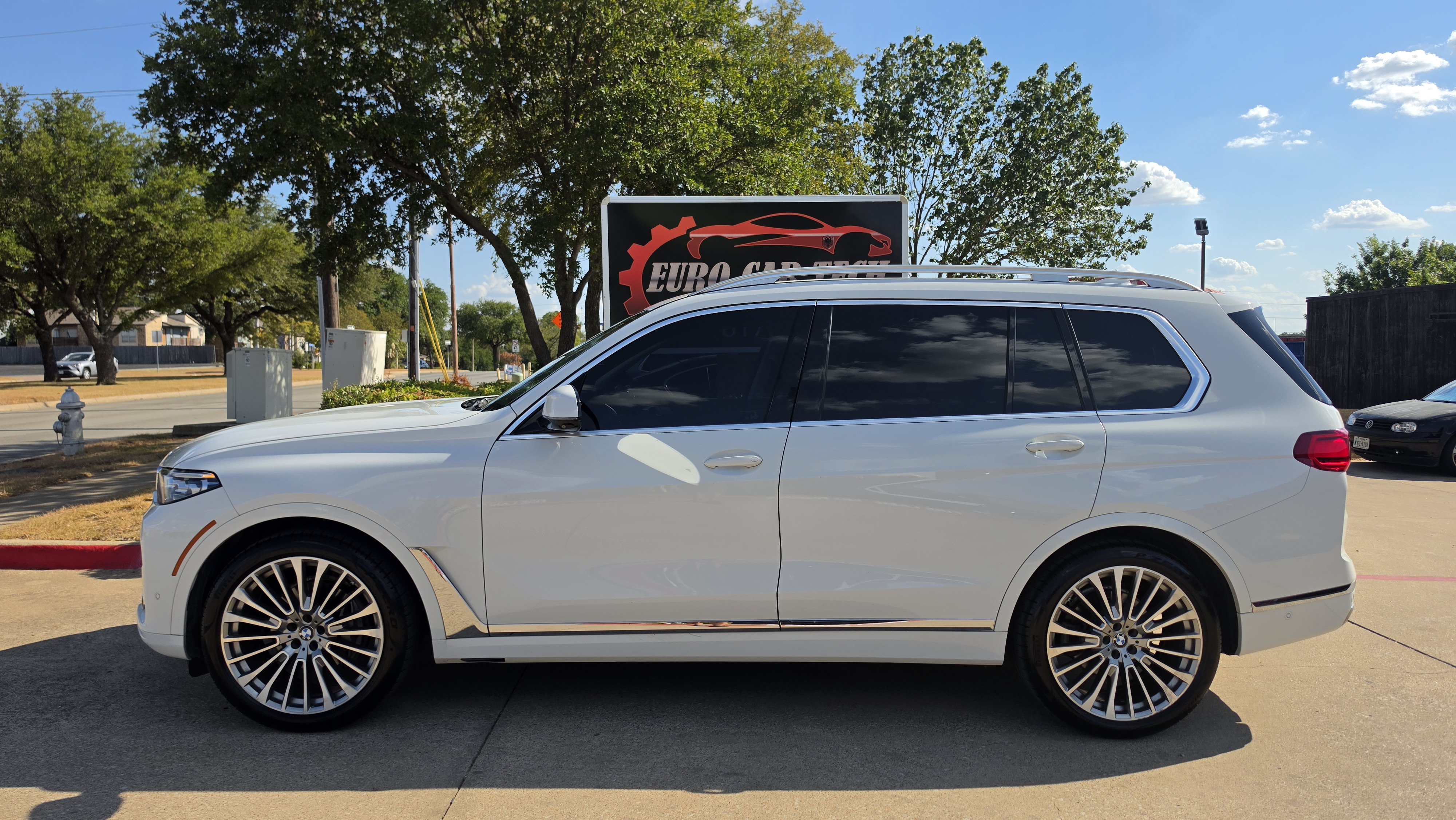 Used 2019 BMW X7 xDrive40i w/ Premium Package AWD/4WD image 2