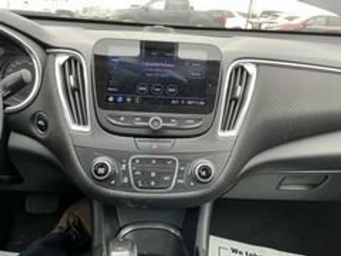 Used 2019 Chevrolet Malibu LT FWD image 12