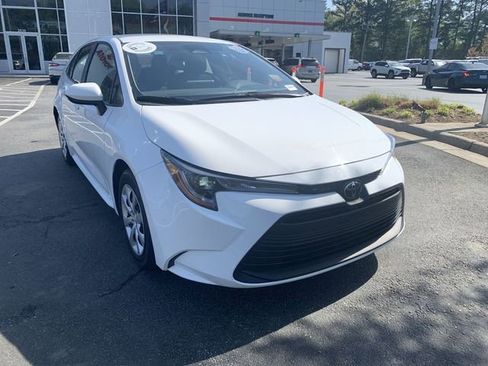 Certified 2025 Toyota Corolla LE image 2