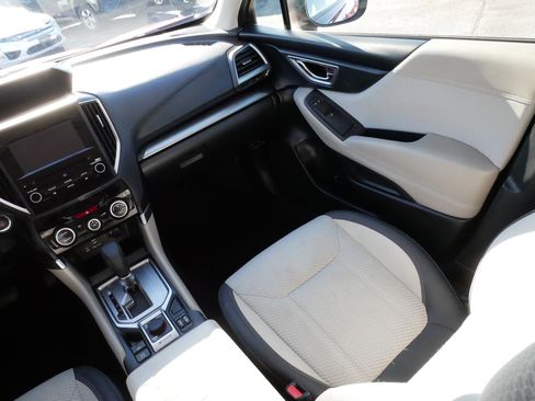 Used 2021 Subaru Forester Premium image 11