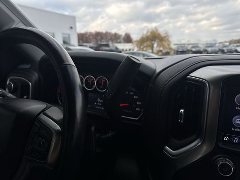 Used 2021 Chevrolet Silverado 1500 LT Trail Boss w/ Convenience Package II image 16