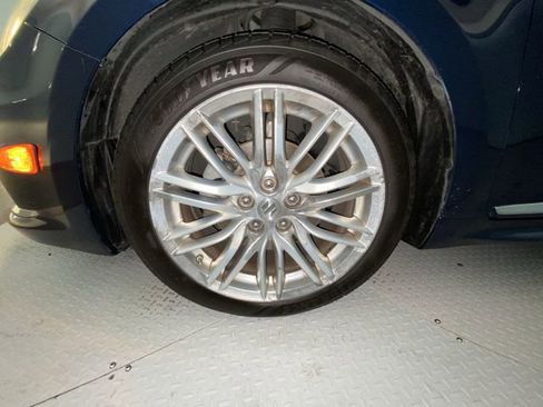 Used 2011 Suzuki Kizashi Sport SLS FWD image 10