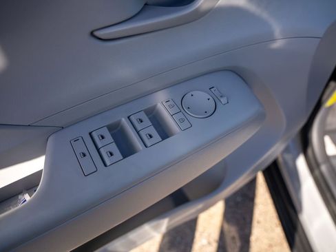 New 2026 Hyundai Kona SE image 16