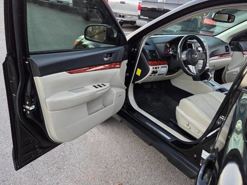 Used 2011 Subaru Outback 2.5i Limited w/ PWR Moonroof Pkg image 23