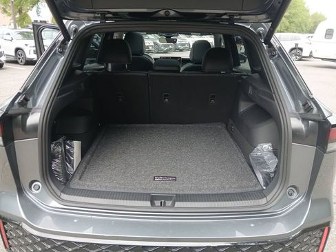 Used 2026 Volkswagen Tiguan SE R-Line FWD image 24