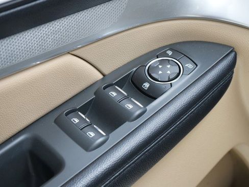 Used 2017 Ford Explorer XLT w/ Equipment Group 201A image 35