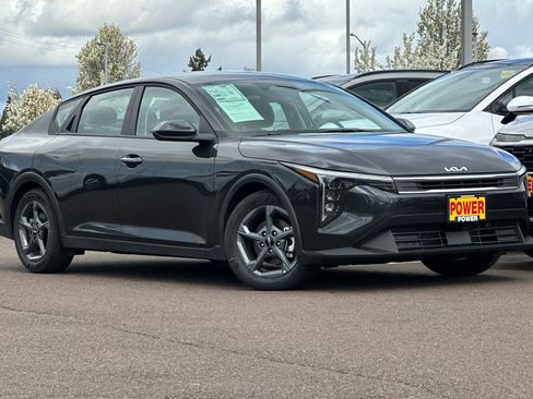 Certified 2025 Kia K4 LXS image 2