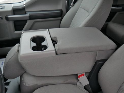 Used 2019 Ford F150 XLT image 38