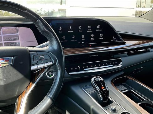Used 2022 Cadillac Escalade Premium Luxury w/ Performance Package AWD/4WD image 6