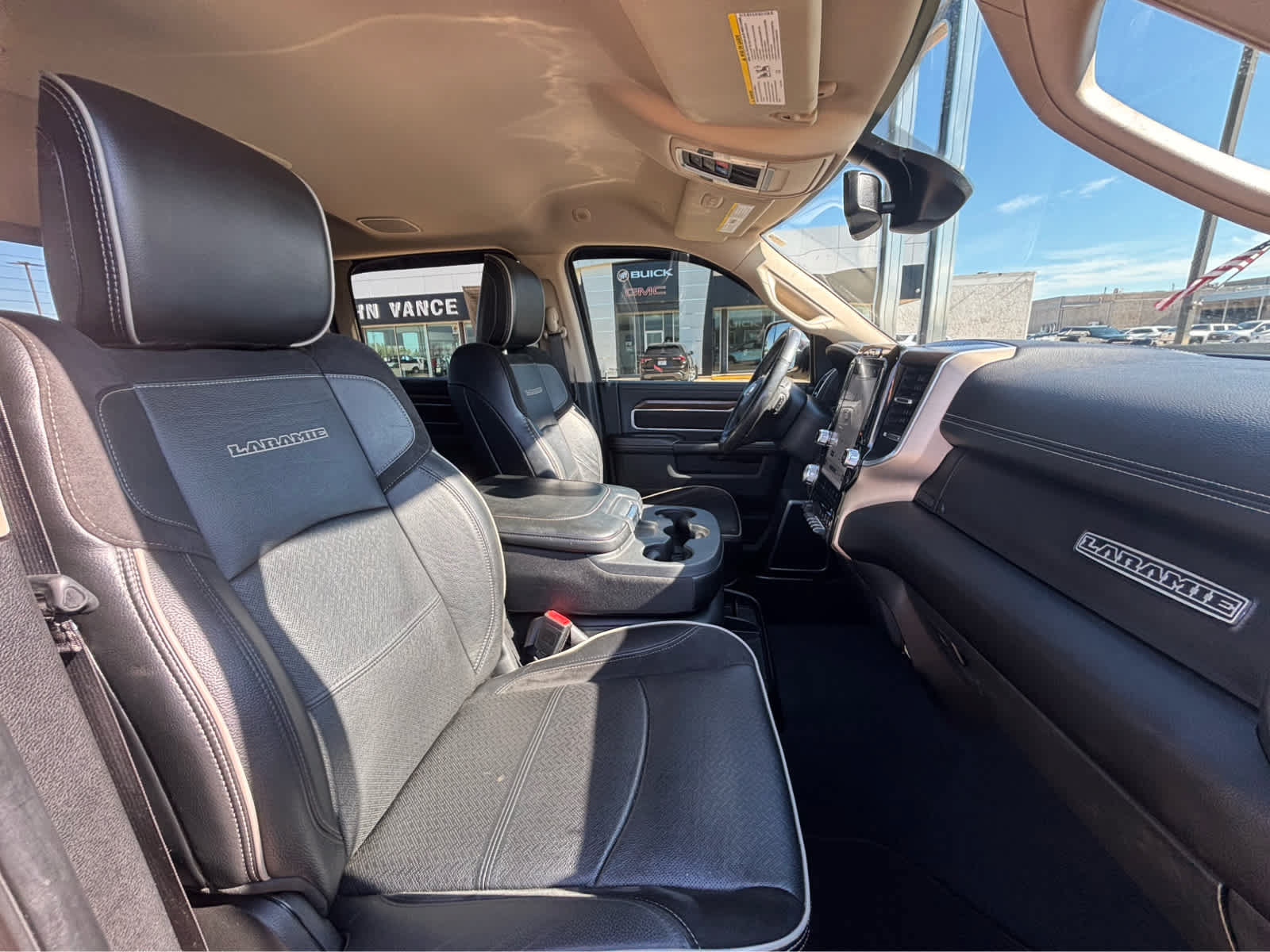 Used 2022 RAM 2500 Laramie AWD/4WD image 12