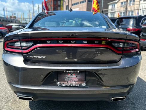 Used 2023 Dodge Charger SXT RWD image 6