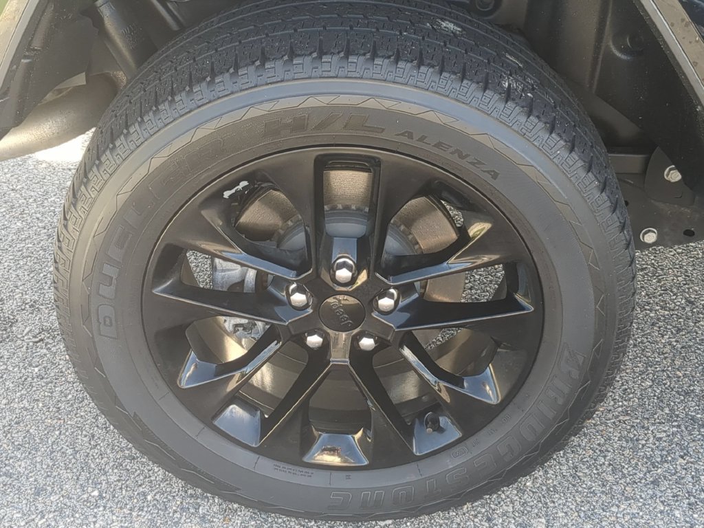 Used 2022 Jeep Wrangler Unlimited Sahara AWD/4WD image 12