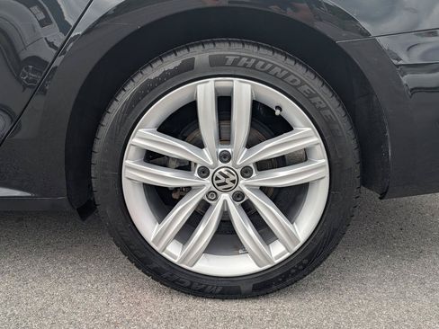Used 2018 Volkswagen Passat 2.0T SE FWD image 24