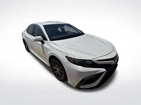 Used 2023 Toyota Camry SE FWD image 8