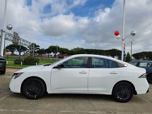 Used 2026 Nissan Sentra SV w/ SV Convenience Package FWD image 8
