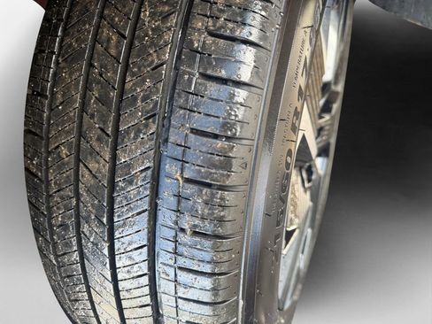 Certified 2025 Nissan Kicks SV image 19