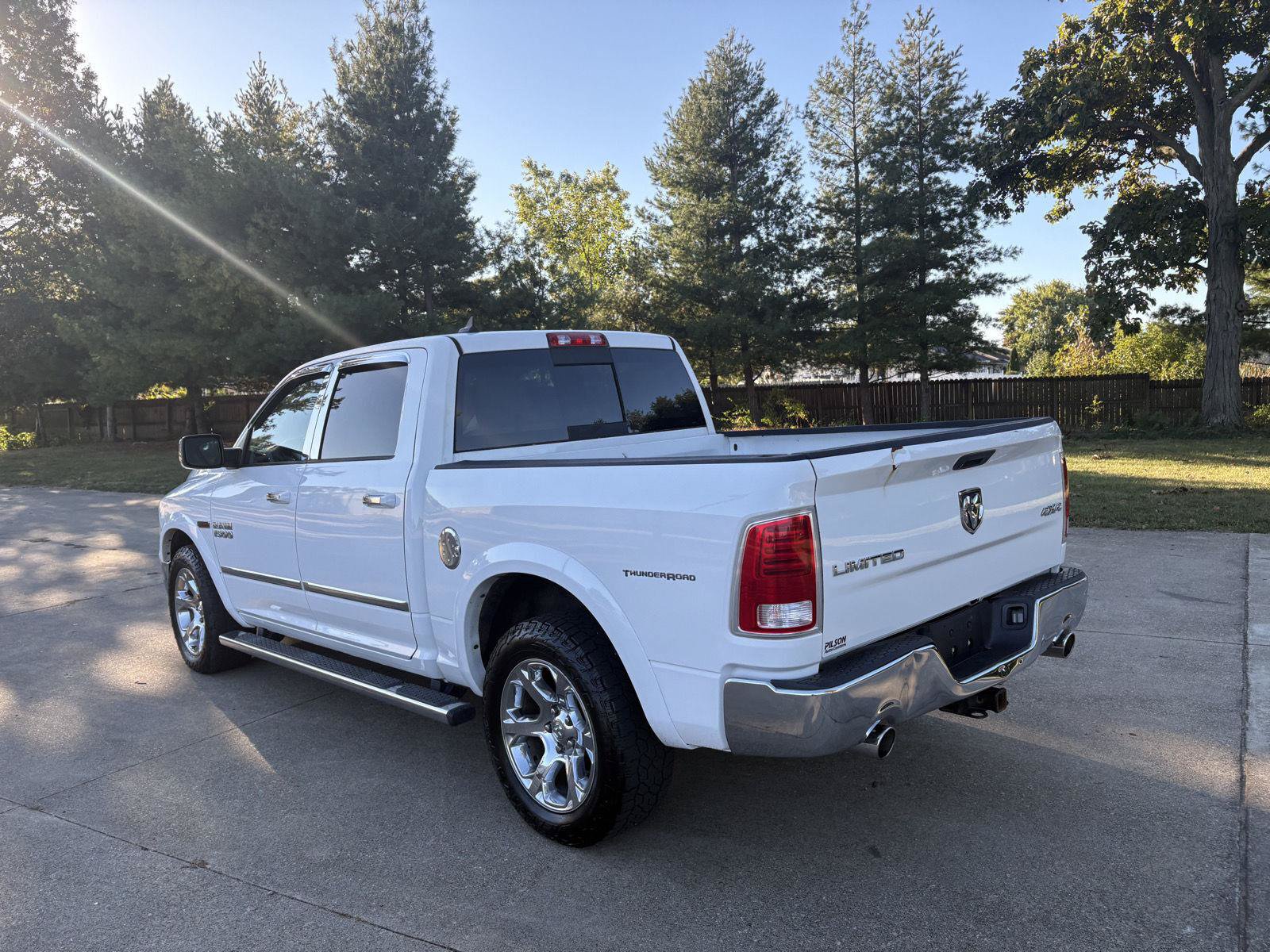 Used 2016 RAM 1500 Laramie w/ Convenience Group AWD/4WD image 22