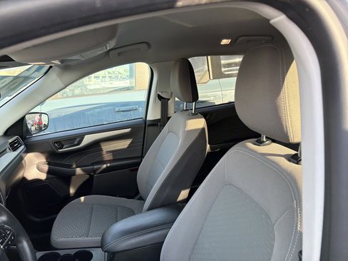 Used 2022 Ford Escape SE image 12