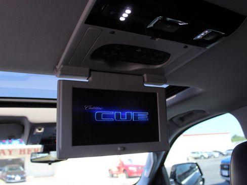 Used 2017 Cadillac Escalade Premium Luxury image 23