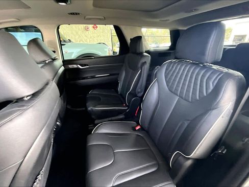 Used 2024 Hyundai Palisade Limited image 21