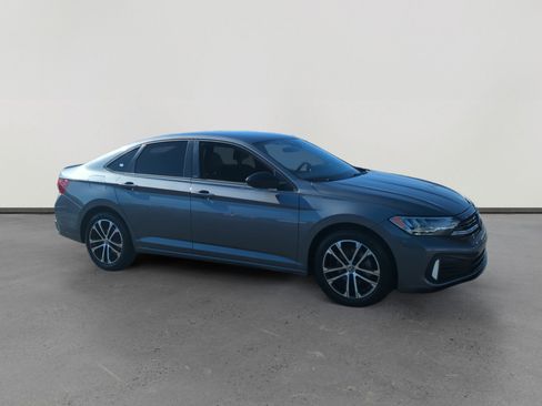 Certified 2024 Volkswagen Jetta Sport image 7