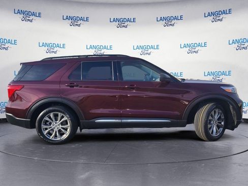 Used 2022 Ford Explorer XLT w/ Equipment Group 202A RWD image 3