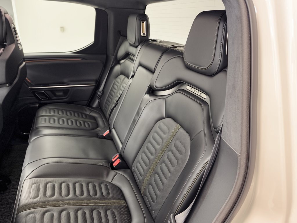 Used 2024 Rivian R1T Adventure Dual AWD/4WD image 25