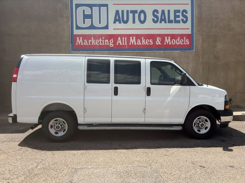 Used 2025 GMC Savana 2500 w/ Driver Convenience Package RWD image 4