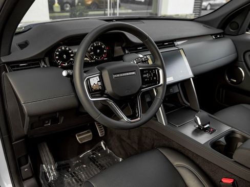Used 2024 Land Rover Discovery Sport Dynamic SE image 16