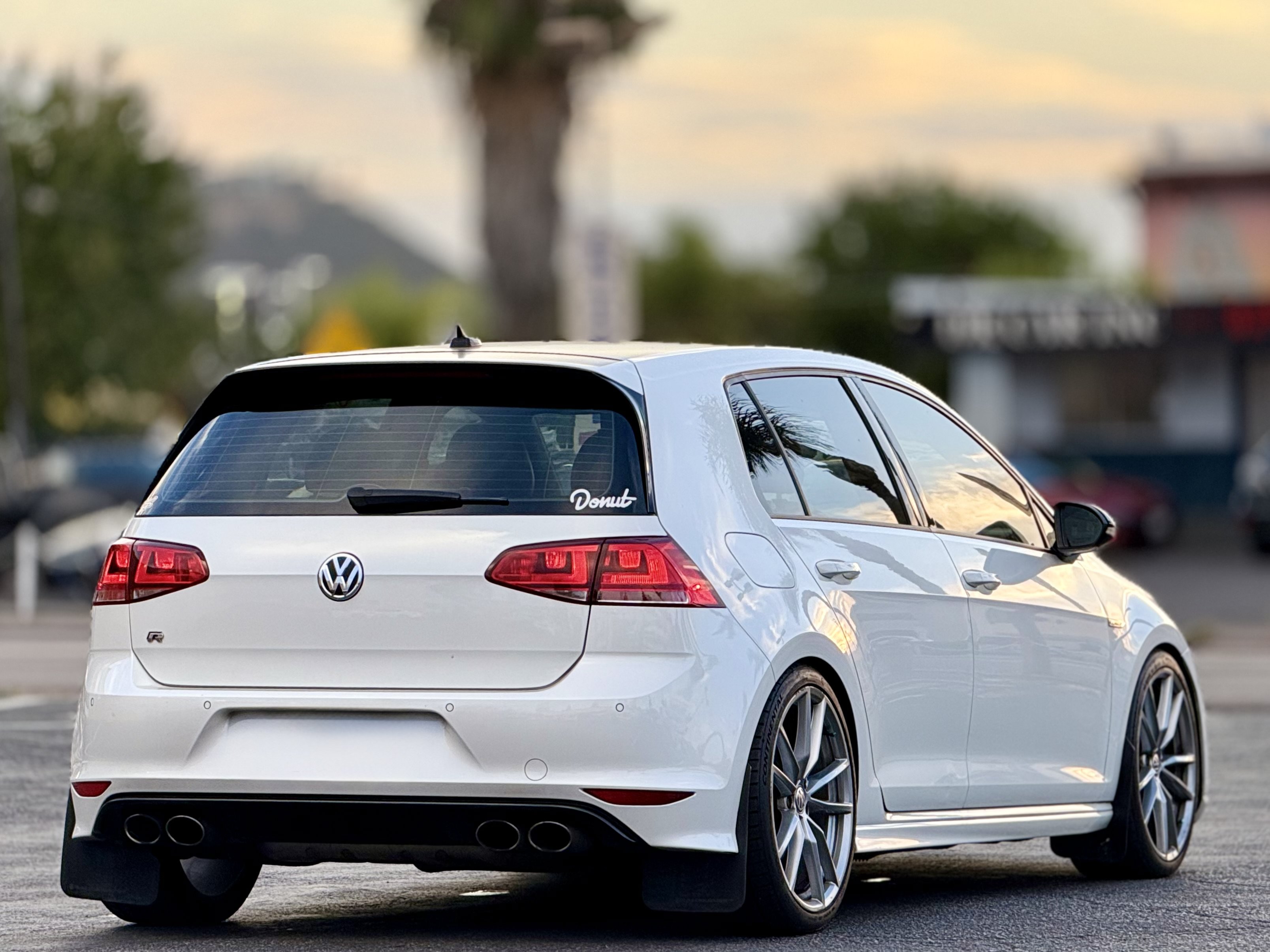 Used 2017 Volkswagen Golf R 4-Door AWD/4WD image 14
