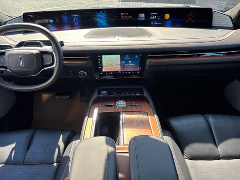 New 2025 Lincoln Navigator L Black Label image 30