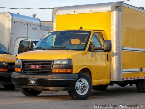 Used 2019 GMC Savana 3500 Extended w/ Driver Convenience Package image 2