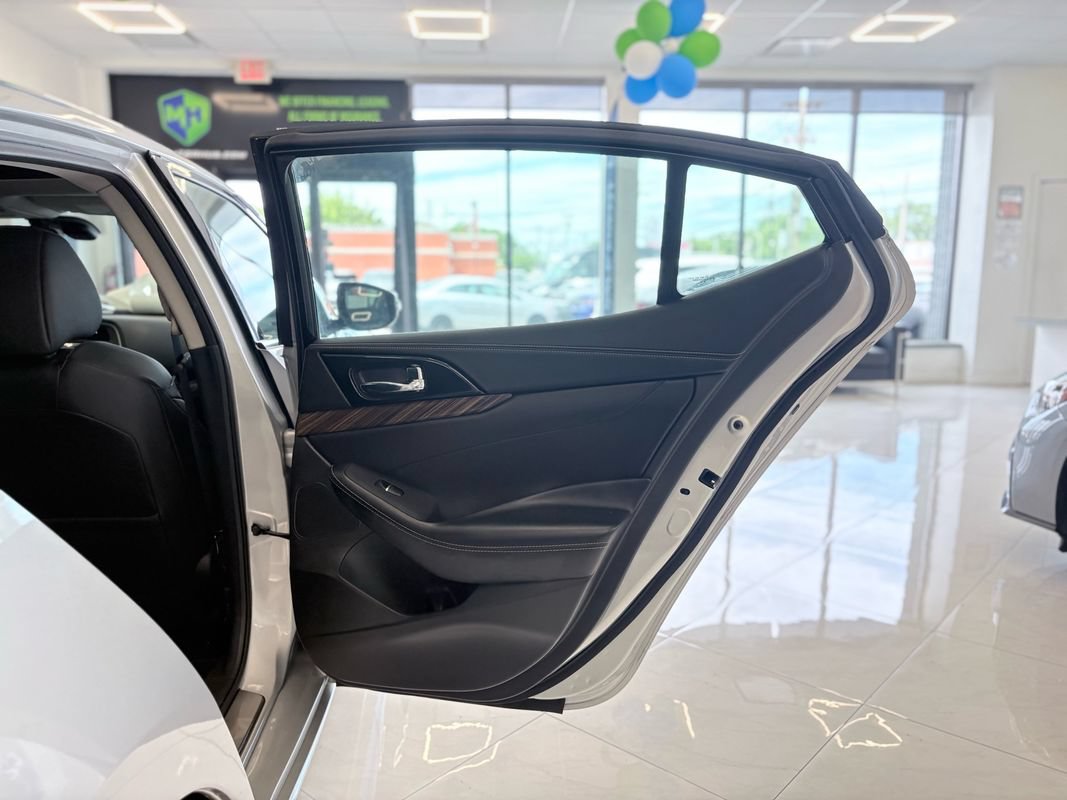 Used 2018 Nissan Maxima Platinum FWD image 41