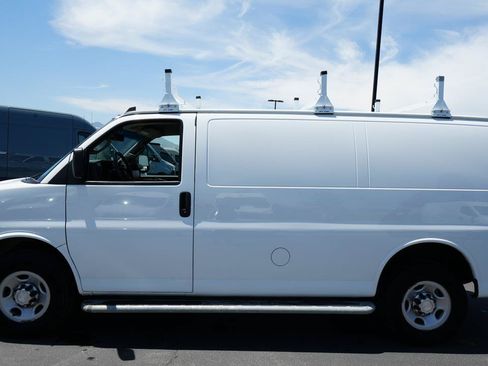 Used 2021 GMC Savana 2500 w/ Driver Convenience Package RWD image 4