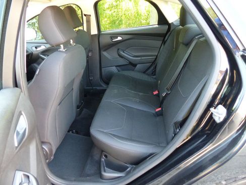 Used 2016 Ford Focus SE w/ Equipment Group 201A FWD image 34