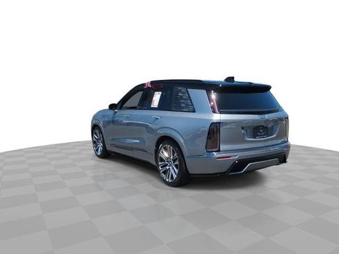 Used 2026 Cadillac Vistiq Platinum w/ LPO, Floor Liner Package AWD/4WD image 7