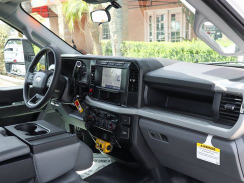 Used 2024 Ford F450 XL w/ XL Chrome Package image 37