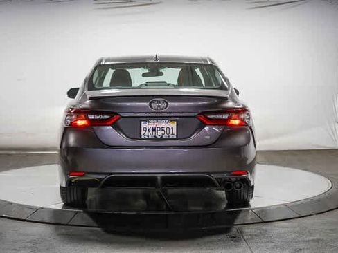 Certified 2022 Toyota Camry SE image 5