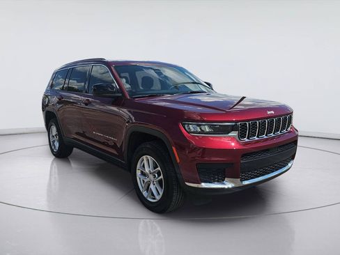 Used 2025 Jeep Grand Cherokee L Laredo RWD image 7