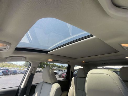 Used 2024 Subaru Ascent Limited w/ Technology Package AWD/4WD image 18