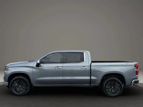 Used 2019 Chevrolet Silverado 1500 LTZ w/ Technology Package AWD/4WD image 10