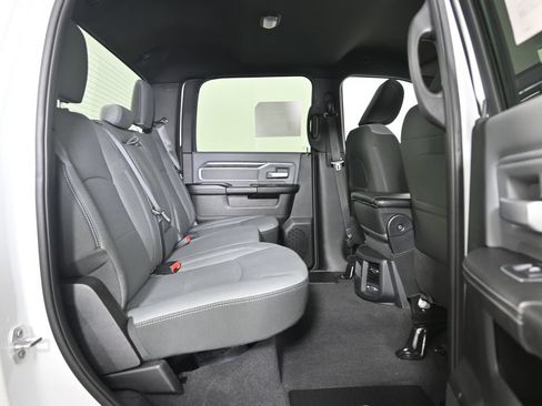 Used 2023 RAM 2500 Big Horn w/ Level 1 Equipment Group AWD/4WD image 16